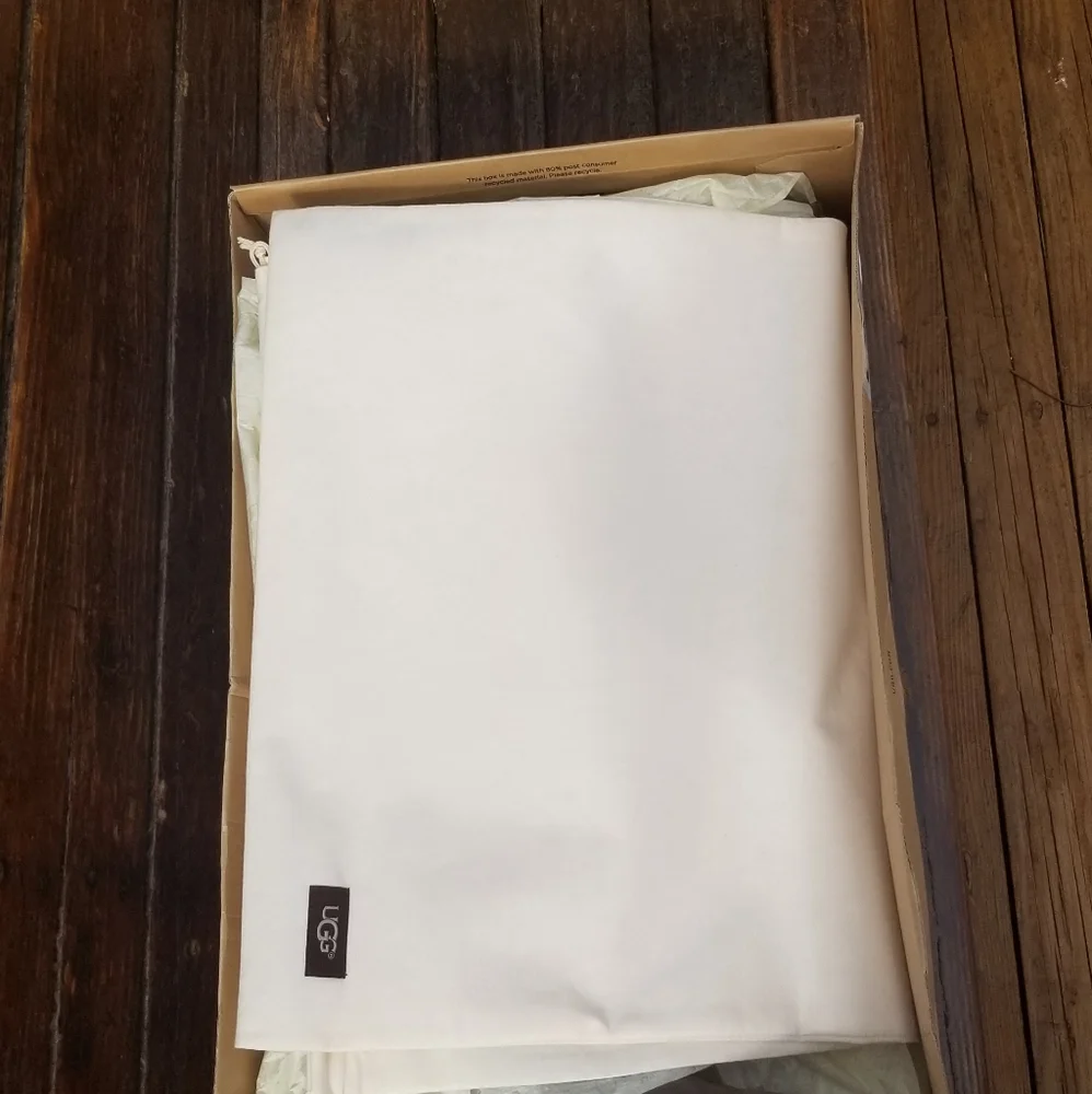 UGG Women's Tall Brown Boots - Picture 4 of 12